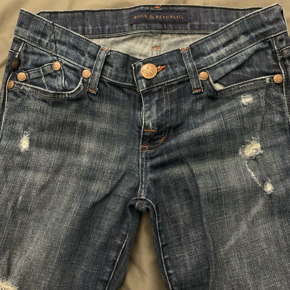ROCK & REPUBLIC BERLIN WOMENS SZ 26 DISTRESSED MID RISE JEANS MED WASH